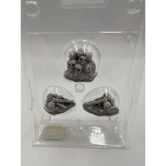 Lemax Spooky Town Piles of Bones (set of 3) - Picture 1 of 3